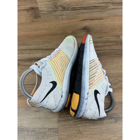 Nike Women Free Transform Flyknit Running Trainers 833410 100 Size 6.5 - Picture 4 of 7